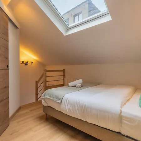 Duplex Calme, Proche Commodités *