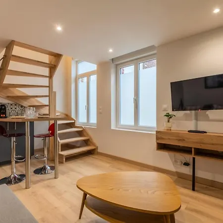 Duplex Calme, Proche Commodites