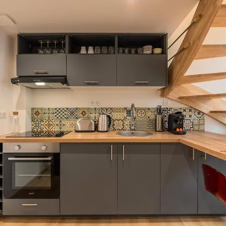 Duplex Calme, Proche Commodites Apartment *